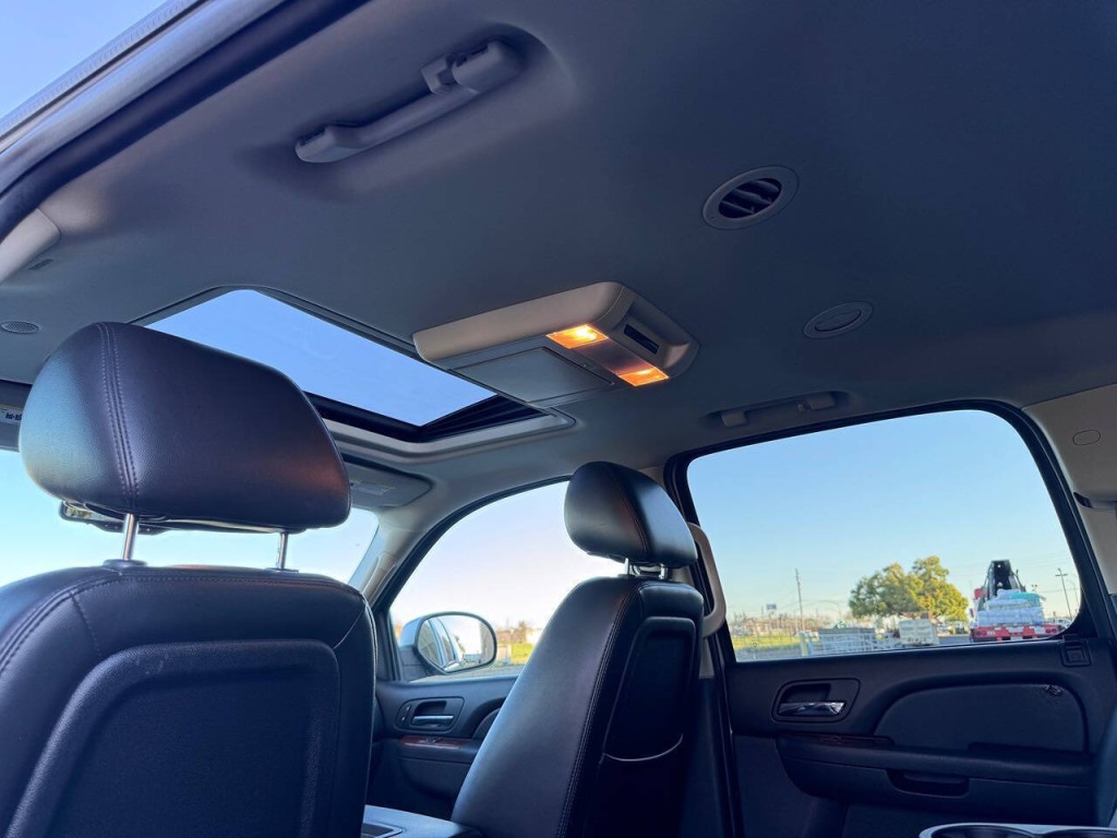 2011 Chevrolet Suburban Image 56