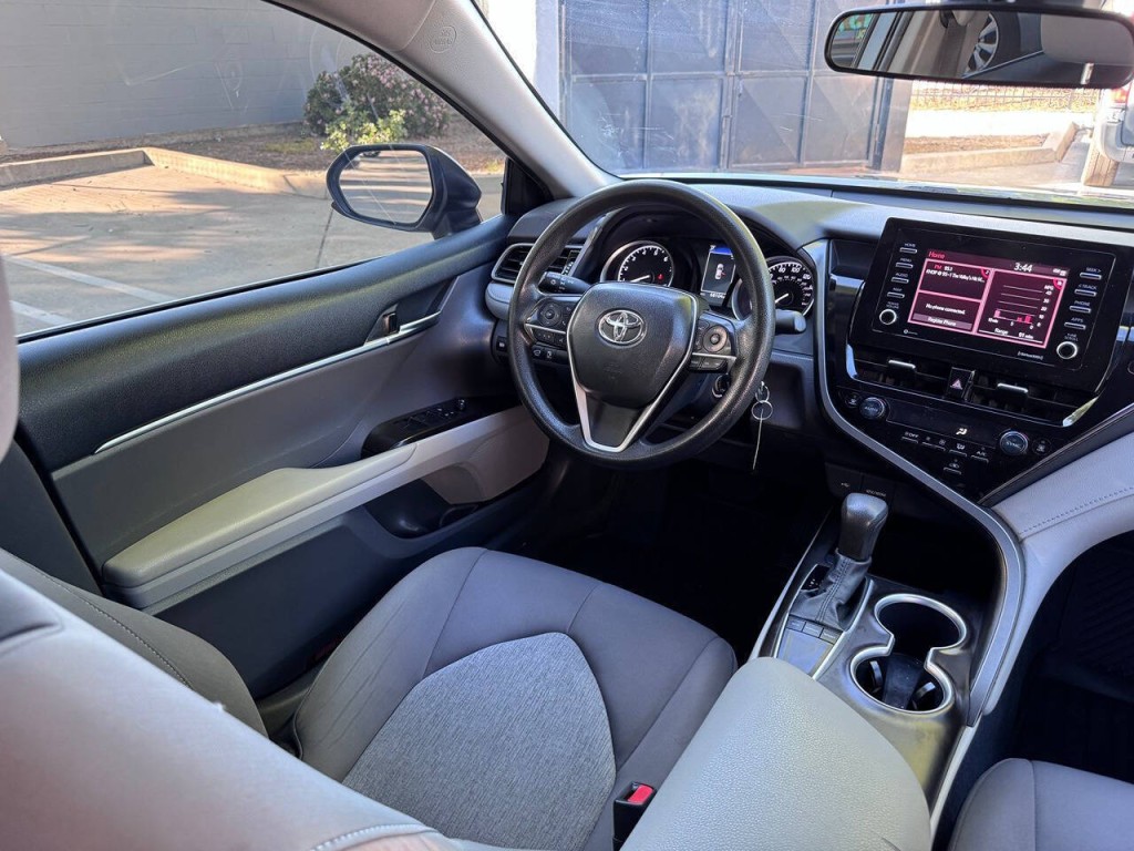 2022 Toyota Camry Image 16