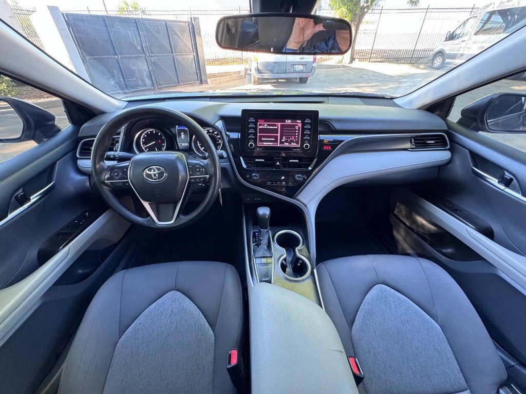 2022 Toyota Camry Image 18