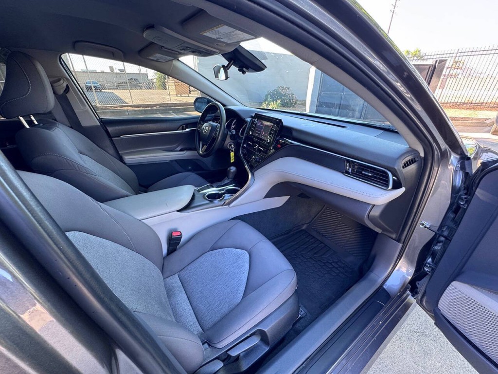 2022 Toyota Camry Image 30