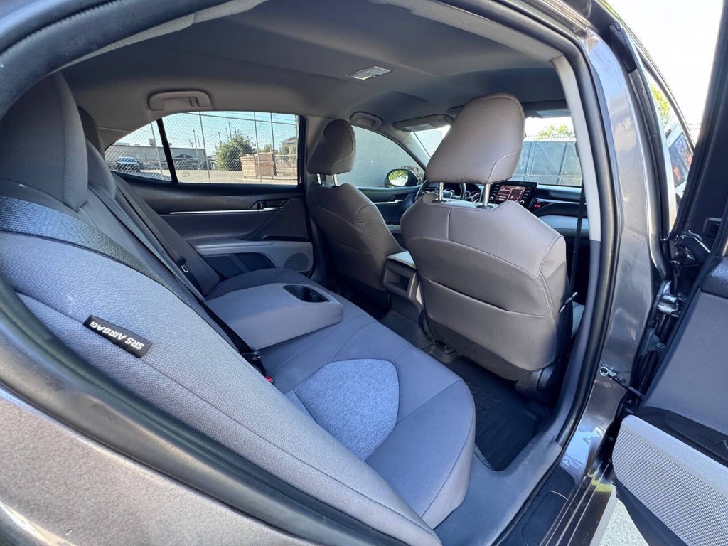 2022 Toyota Camry Image 32