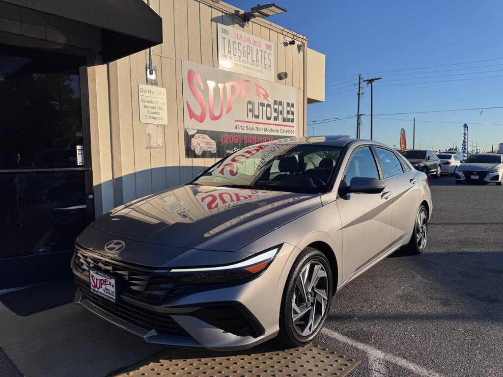 2025 Hyundai Elantra Image 6