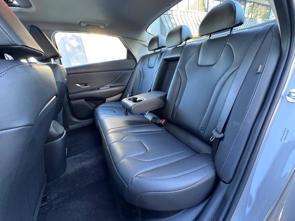 2025 Hyundai Elantra Image 13