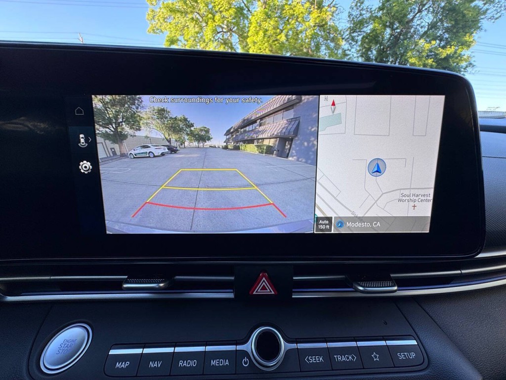 2025 Hyundai Elantra Image 18