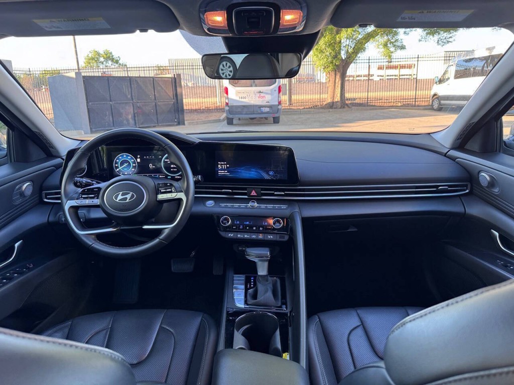 2025 Hyundai Elantra Image 21