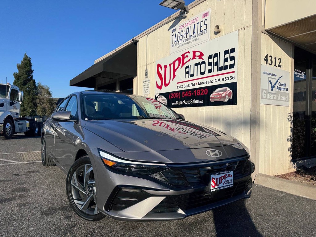 2025 Hyundai Elantra Image 25