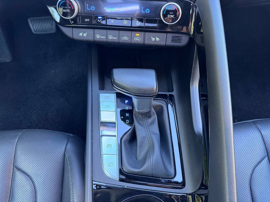 2025 Hyundai Elantra Image 35