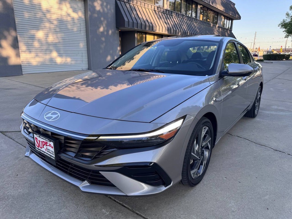 2025 Hyundai Elantra Image 57