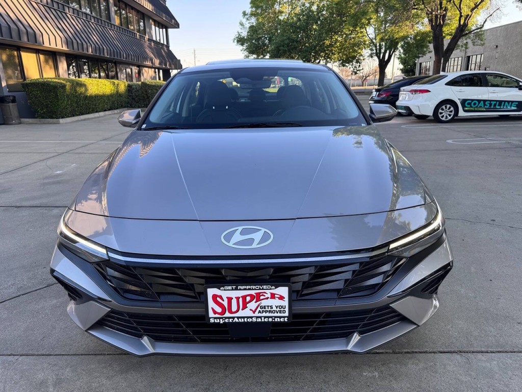 2025 Hyundai Elantra Image 58