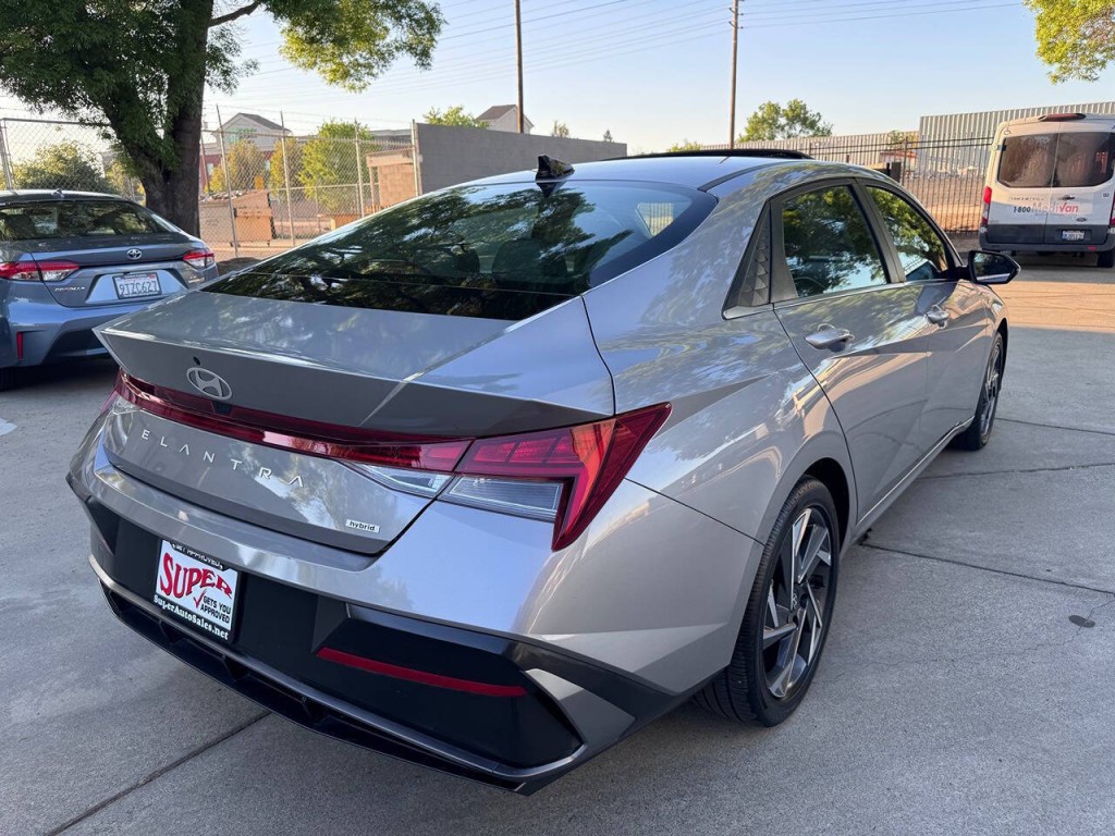 2025 Hyundai Elantra Image 61