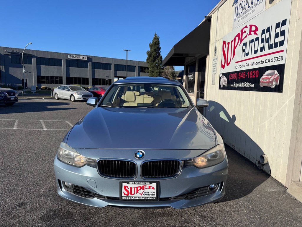 2013 BMW 3 Series Image 4