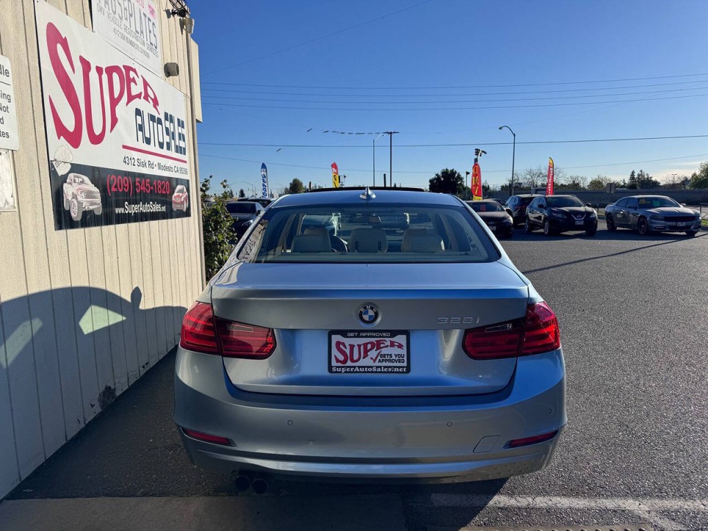 2013 BMW 3 Series Image 5