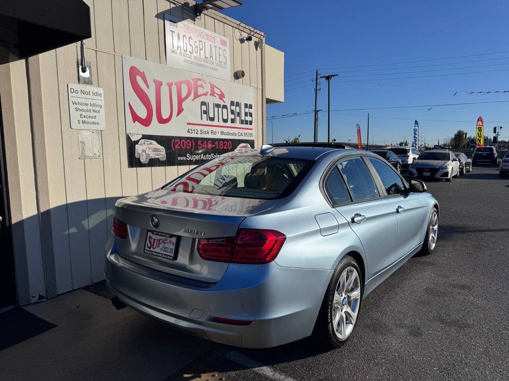 2013 BMW 3 Series Image 8