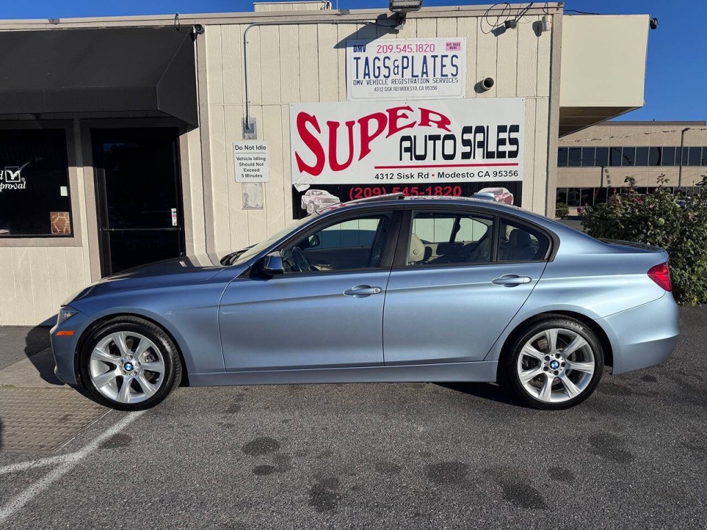 2013 BMW 3 Series Image 11