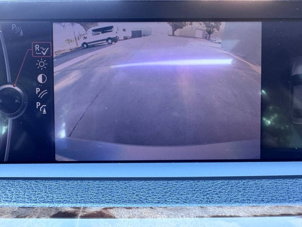 2013 BMW 3 Series Image 21