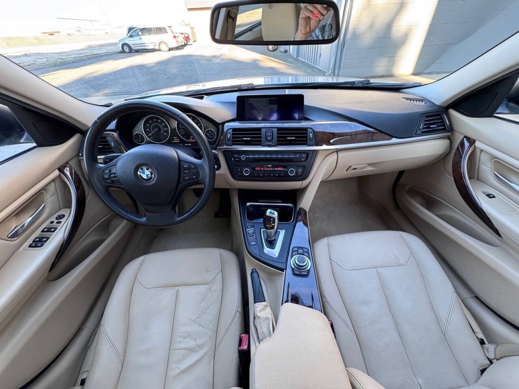 2013 BMW 3 Series Image 34