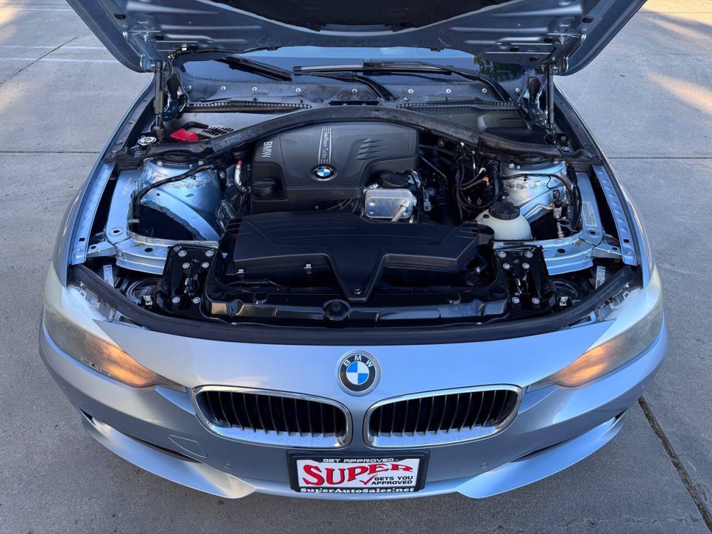 2013 BMW 3 Series Image 44