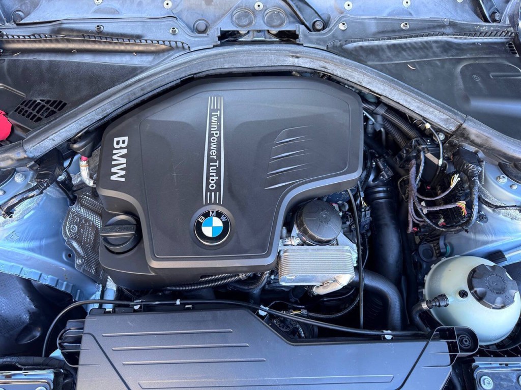 2013 BMW 3 Series Image 46