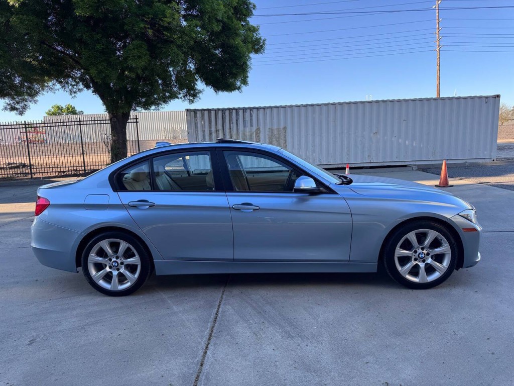 2013 BMW 3 Series Image 58