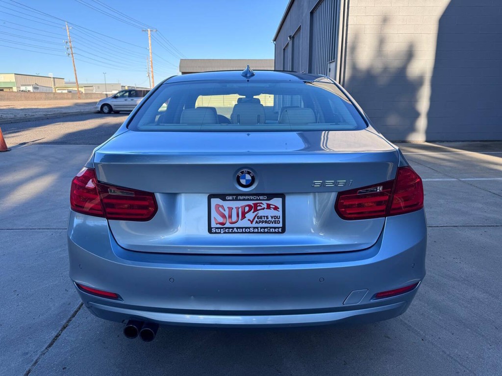 2013 BMW 3 Series Image 60