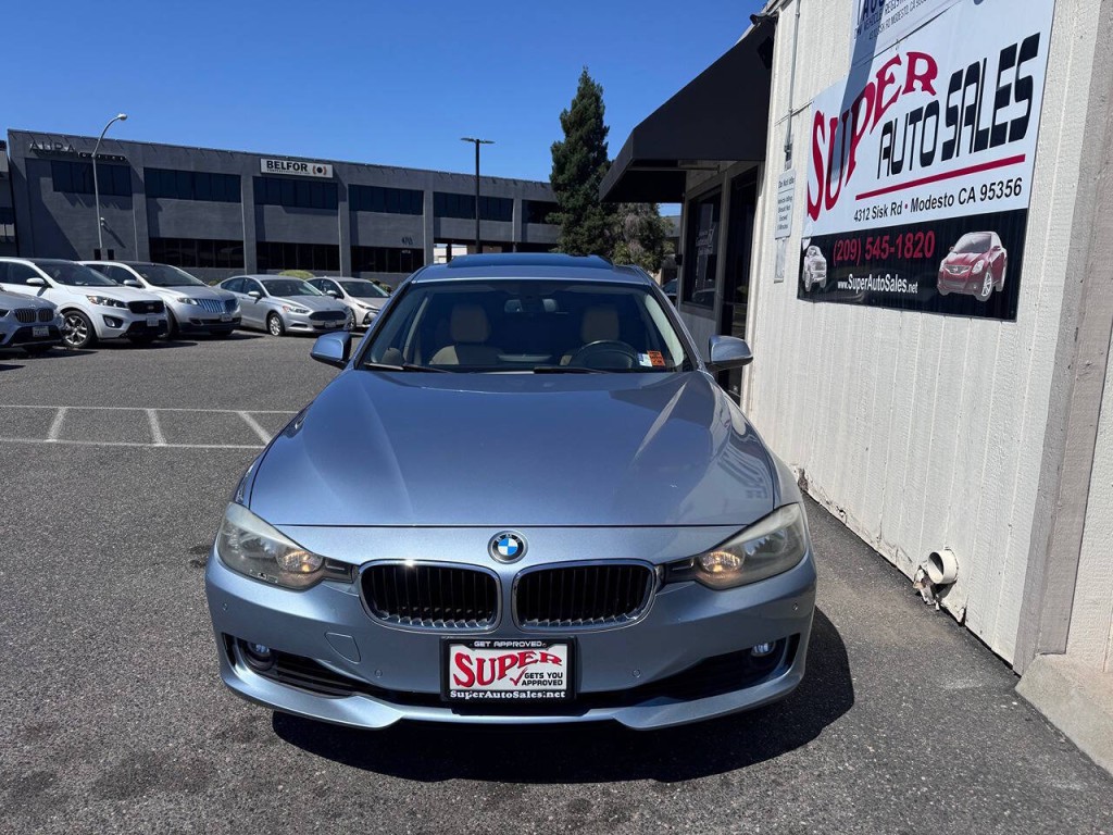 2013 BMW 3 Series Image 4