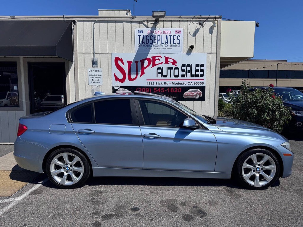 2013 BMW 3 Series Image 8