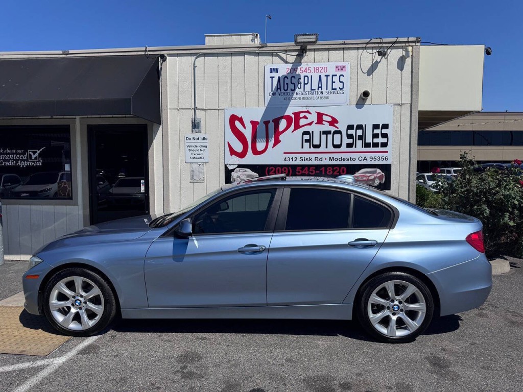 2013 BMW 3 Series Image 9