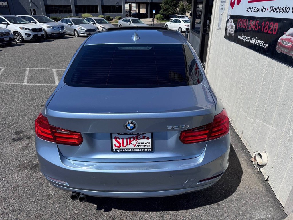 2013 BMW 3 Series Image 28