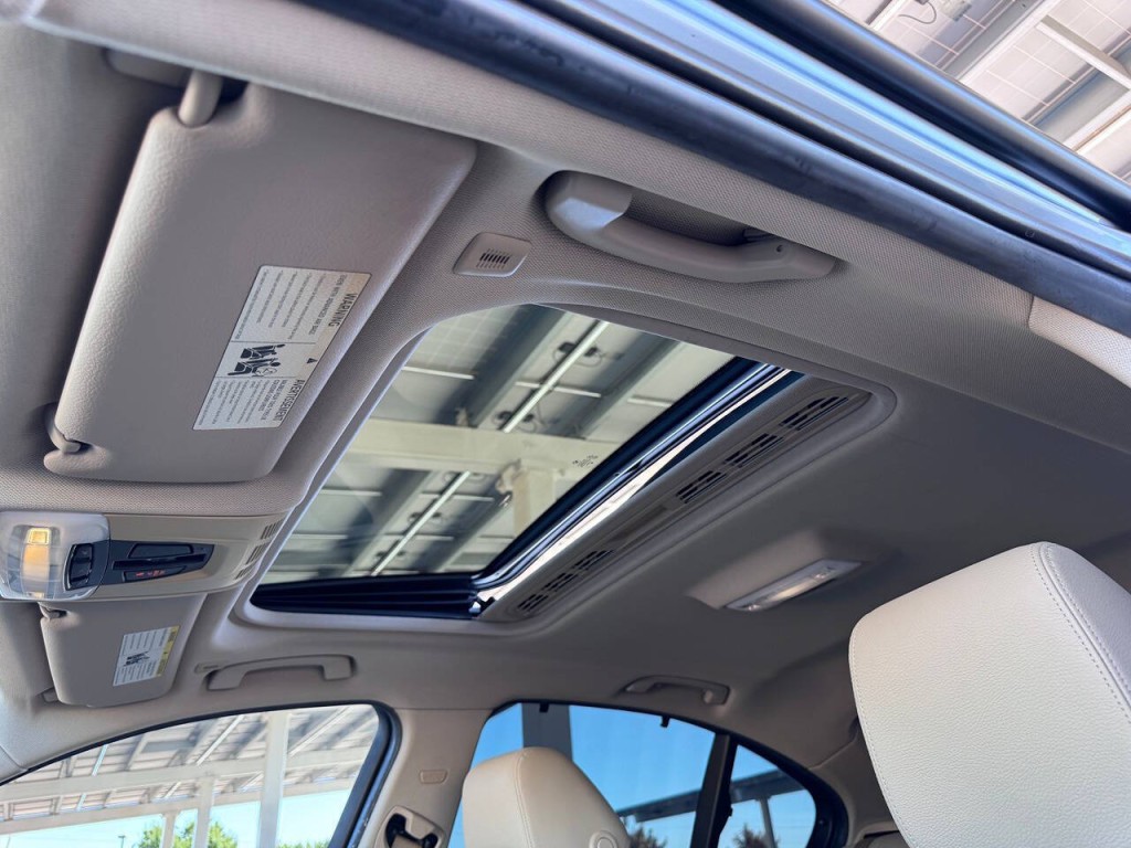 2013 BMW 3 Series Image 55