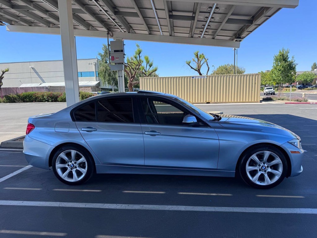2013 BMW 3 Series Image 59