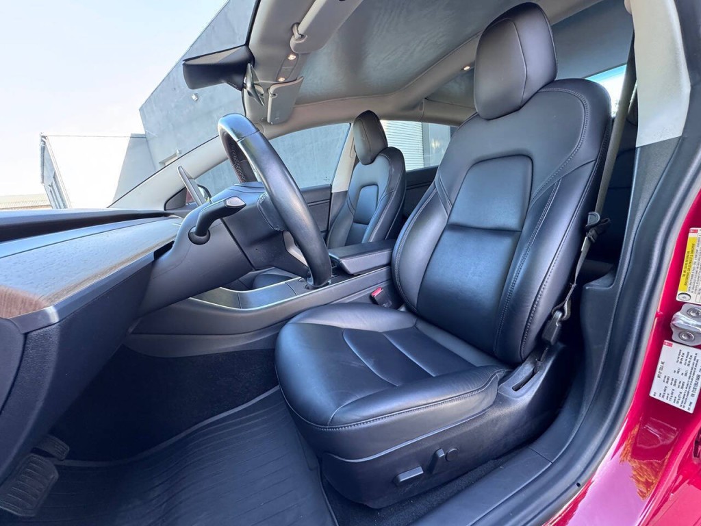 2018 Tesla Model 3 Image 11