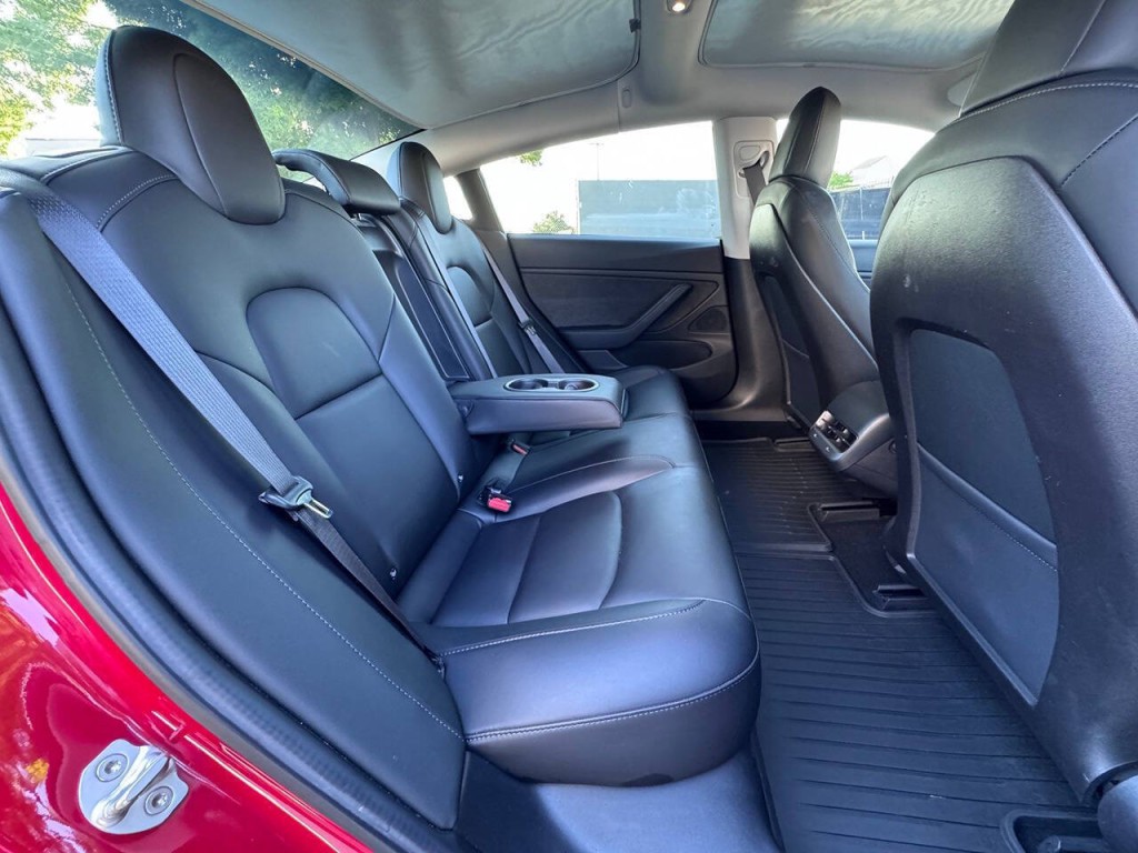 2018 Tesla Model 3 Image 14