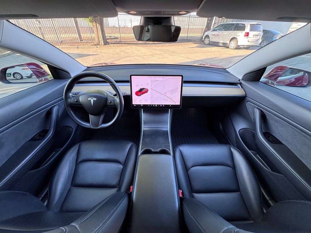 2018 Tesla Model 3 Image 17