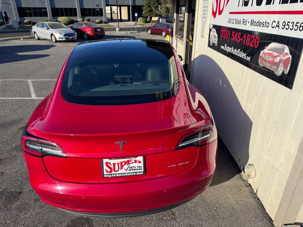 2018 Tesla Model 3 Image 28