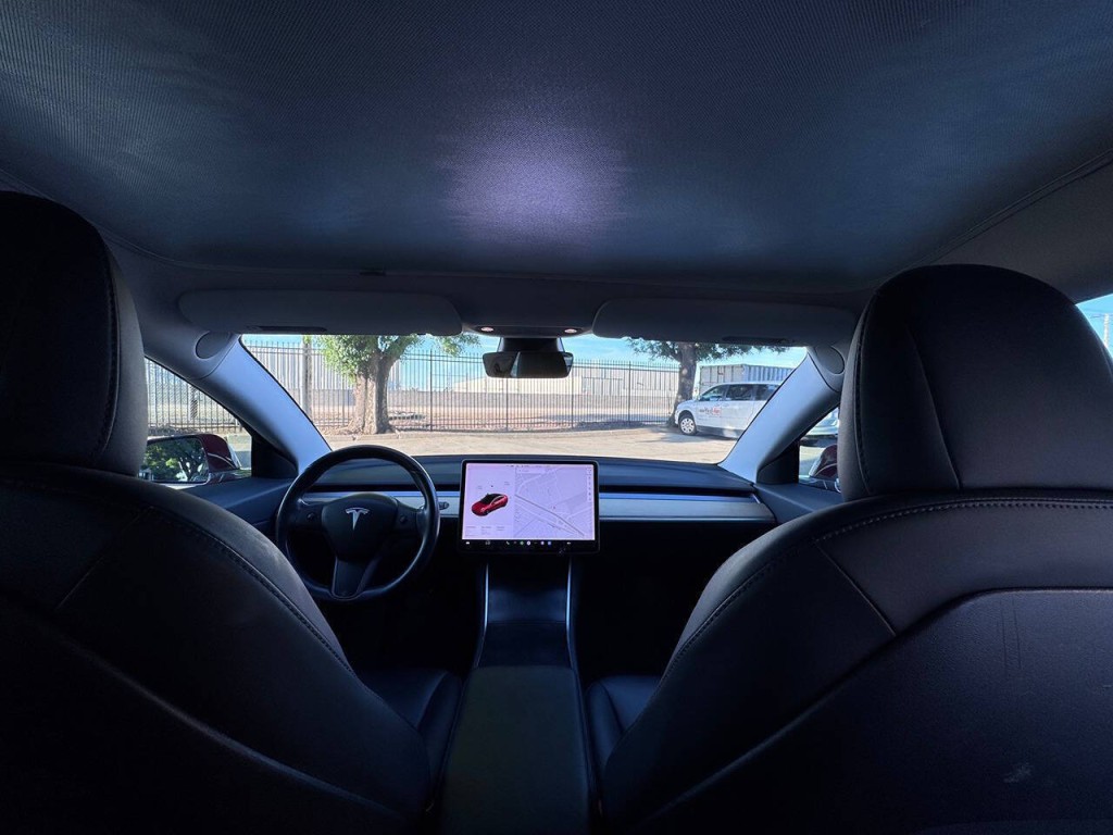 2018 Tesla Model 3 Image 34