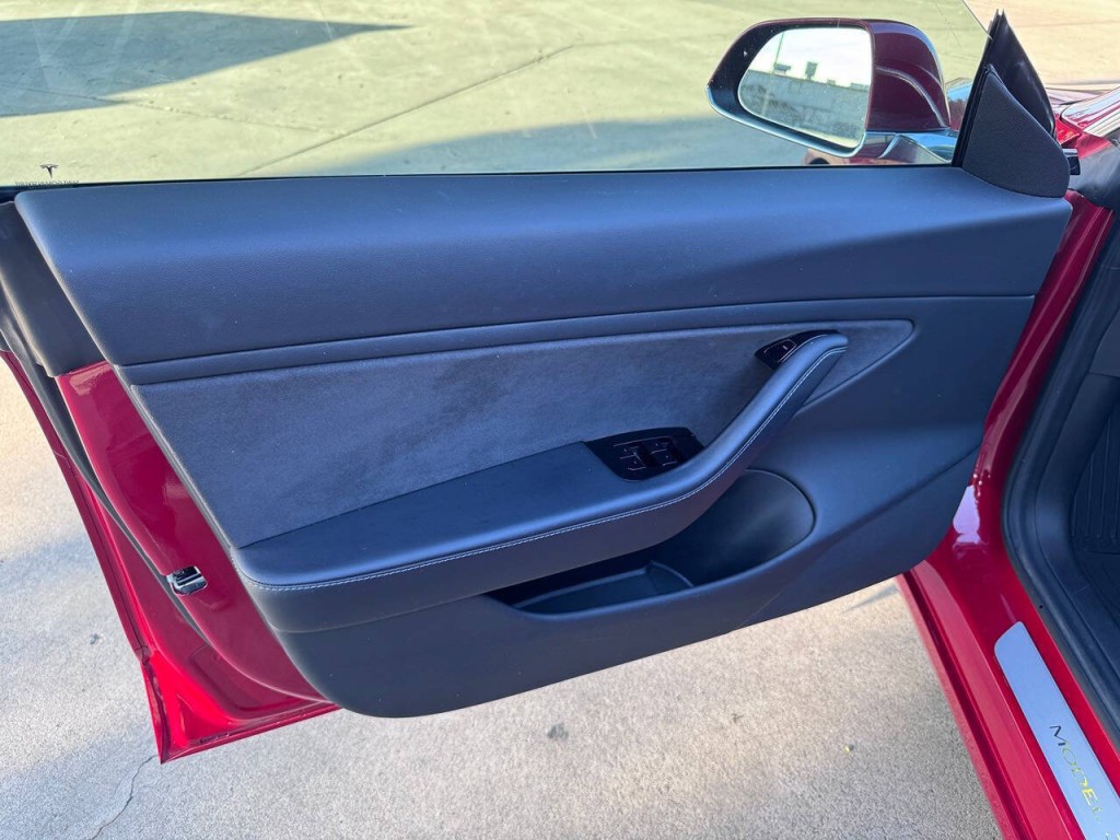 2018 Tesla Model 3 Image 39