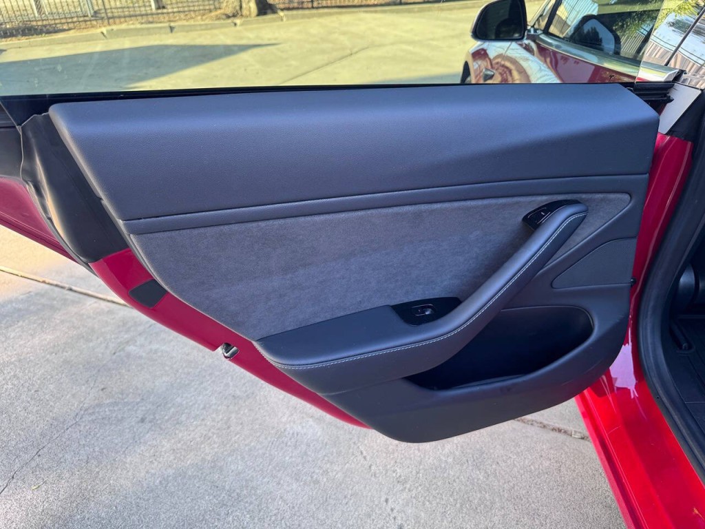 2018 Tesla Model 3 Image 40