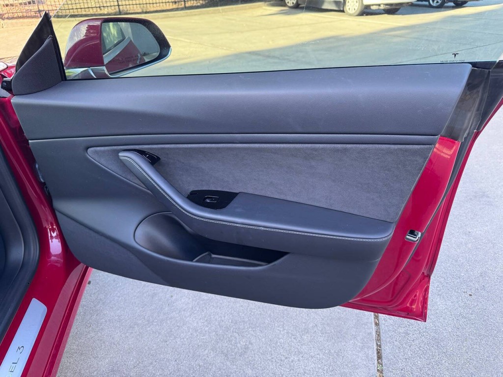 2018 Tesla Model 3 Image 42