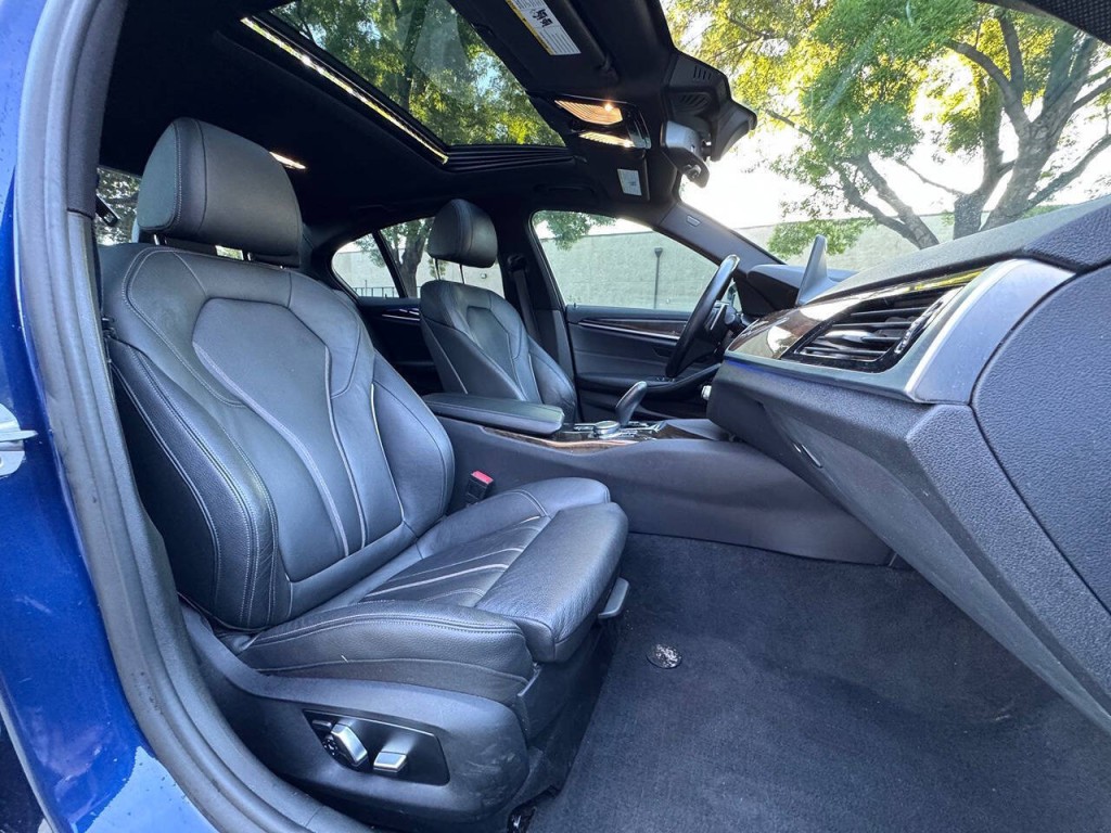 2018 BMW 5 Series Image 12