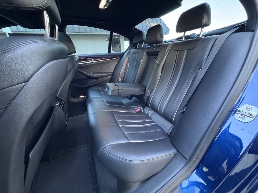 2018 BMW 5 Series Image 13