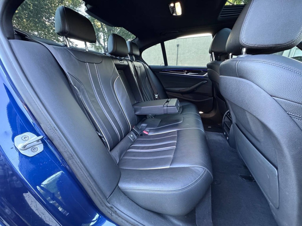 2018 BMW 5 Series Image 14