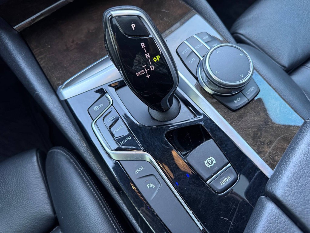 2018 BMW 5 Series Image 21