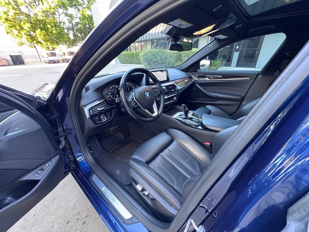 2018 BMW 5 Series Image 29