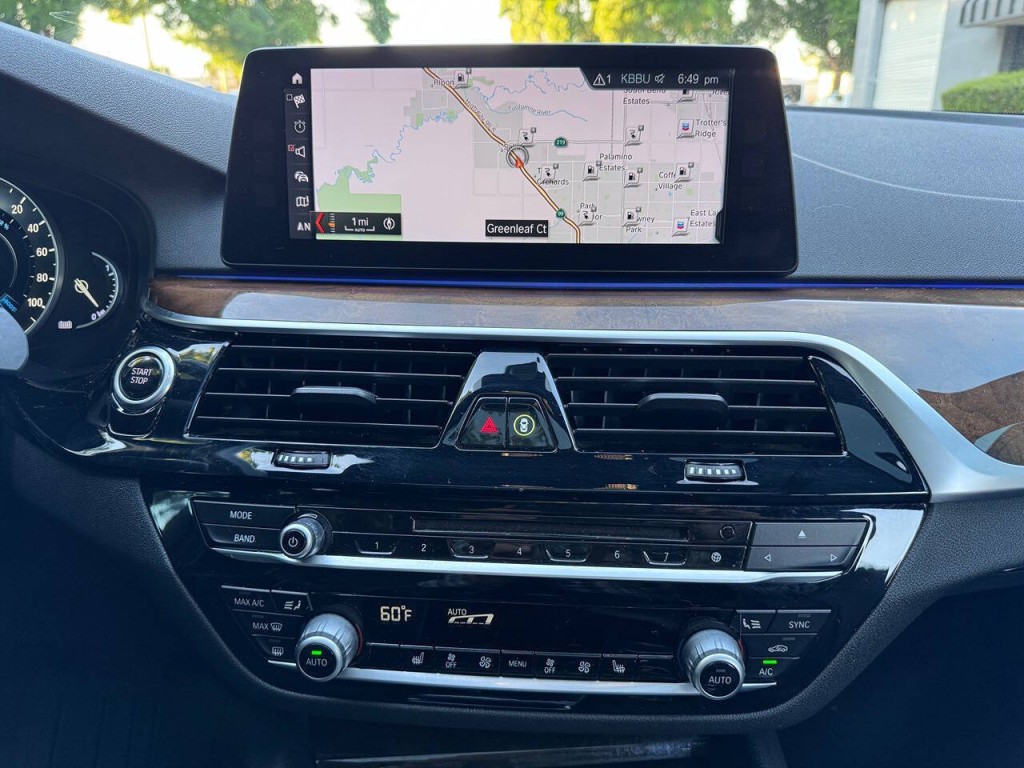 2018 BMW 5 Series Image 35