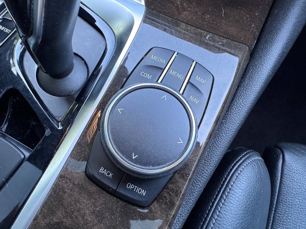 2018 BMW 5 Series Image 37