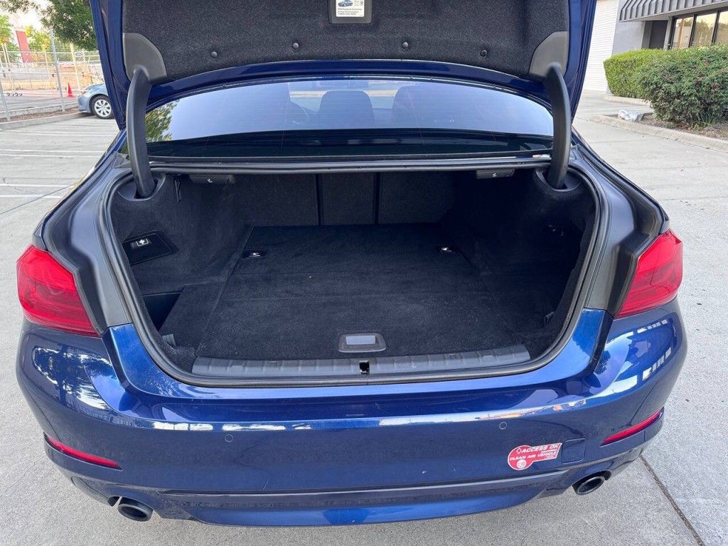 2018 BMW 5 Series Image 45