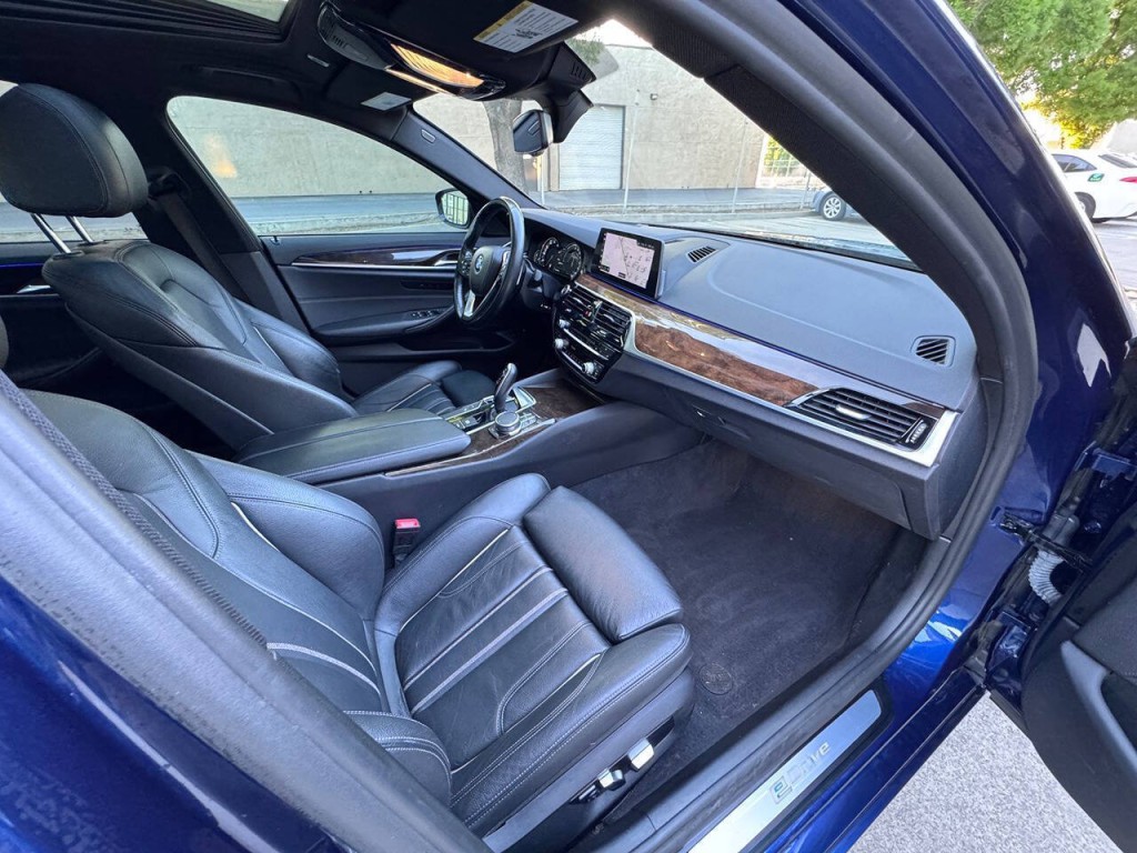 2018 BMW 5 Series Image 29