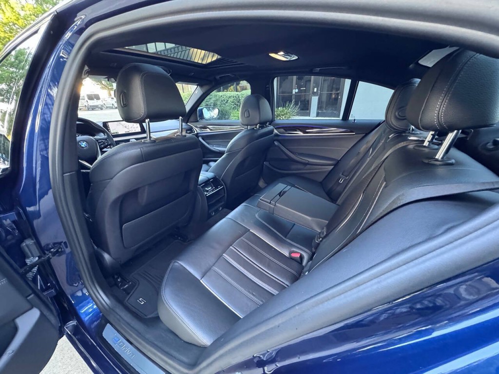 2018 BMW 5 Series Image 30