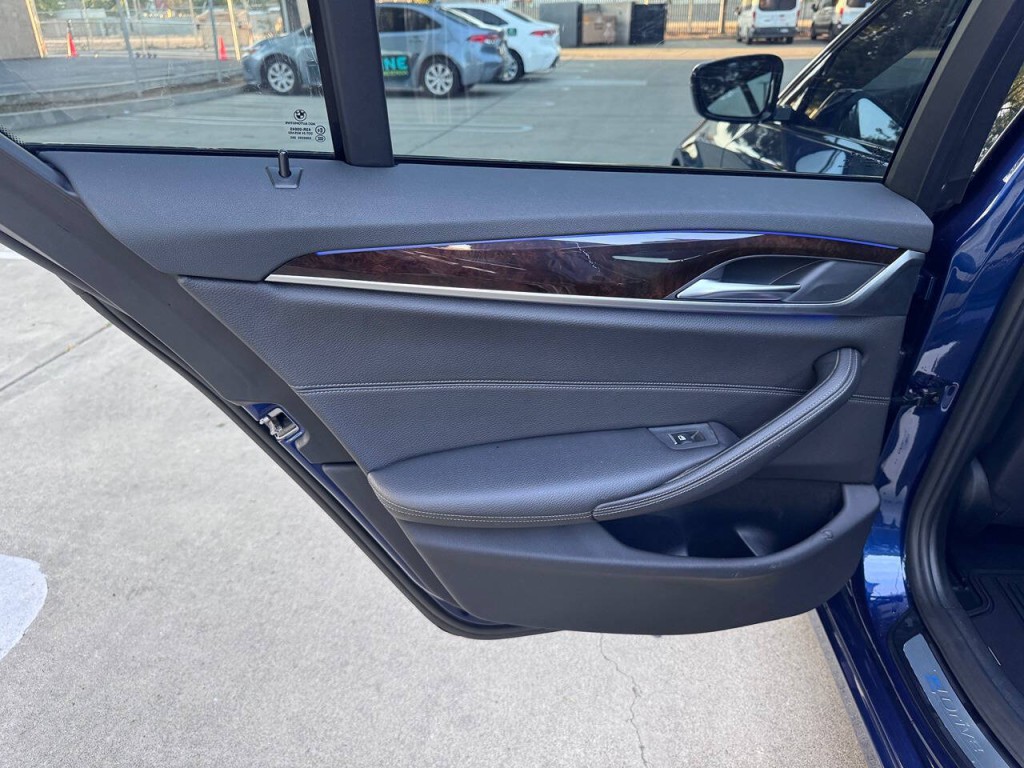 2018 BMW 5 Series Image 41