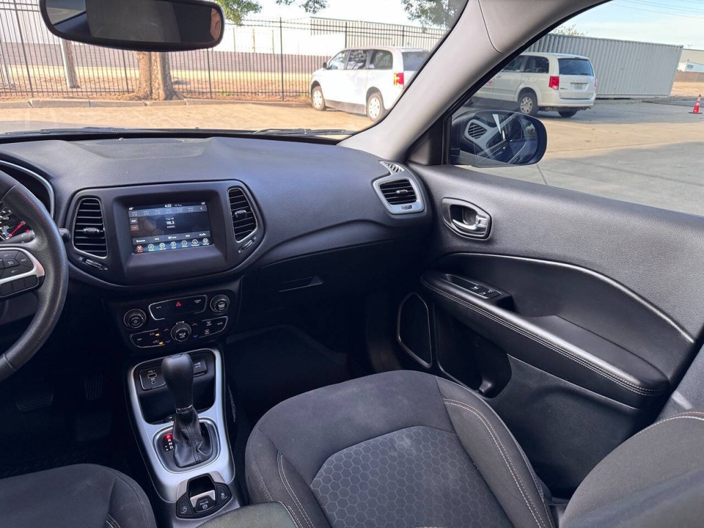 2021 Jeep Compass Image 17